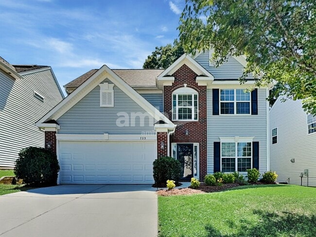 property at 723 Twickenham Ln