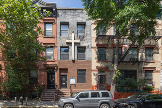 111 E 101st St in New York, NY - Building Photo - Building Photo