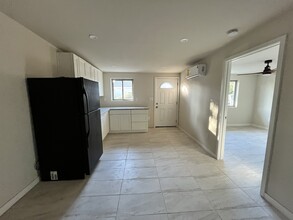 5209 Olive Dr, Unit 1 in Concord, CA - Building Photo - Building Photo