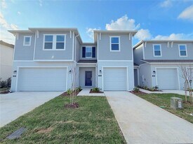 388 Sol Vis Dr in Dundee, FL - Building Photo