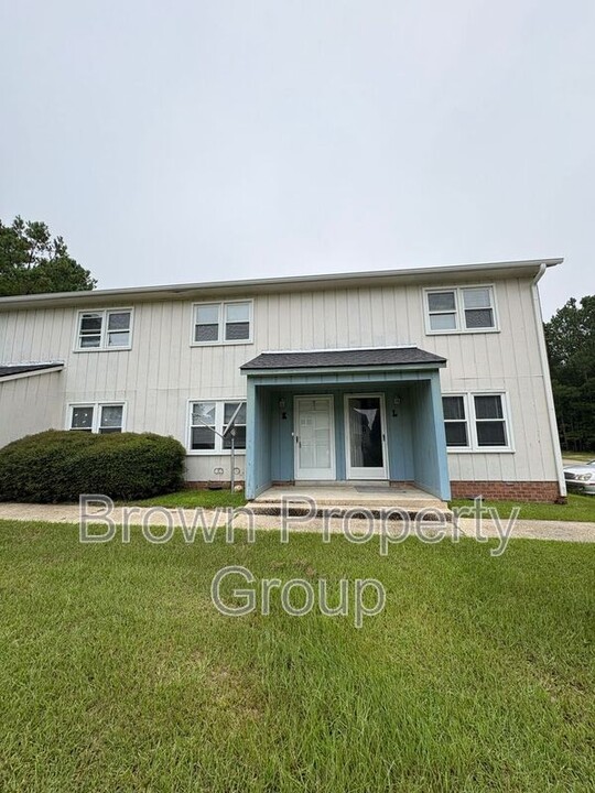 2127 Grand Prix Dr in Fayetteville, NC - Building Photo