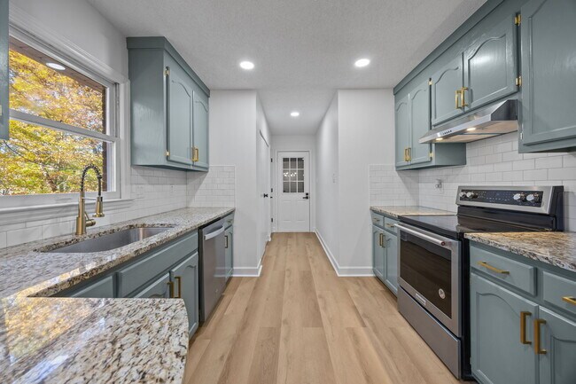 6227 King George Dr in Charlotte, NC - Building Photo - Building Photo