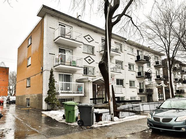 6366 Villeneuve Rue in Montreal Nord, QC - Building Photo