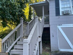 984 Byron Dr SW in Atlanta, GA - Building Photo - Building Photo