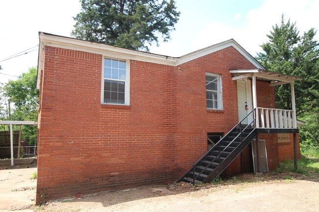 1420 E Houston St in Tyler, TX - Building Photo - Building Photo