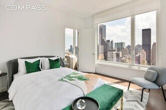 232 E 54th St in New York, NY - Foto de edificio - Building Photo