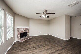 1416 Daisy Dr in Lancaster, TX - Building Photo - Building Photo