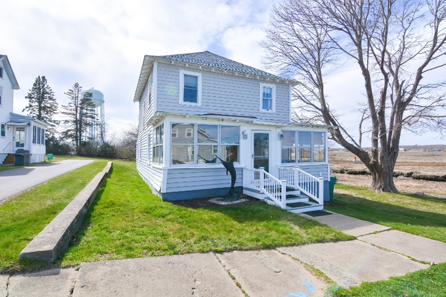 property at 7 Lyons St