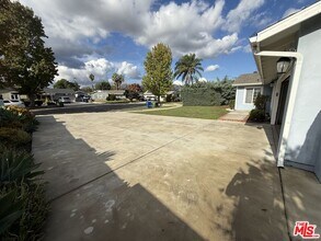 20224 Kinzie St in Los Angeles, CA - Building Photo - Building Photo