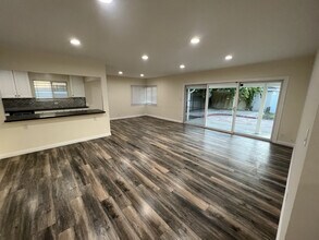9007 Monogram Ave in North Hills, CA - Building Photo - Building Photo