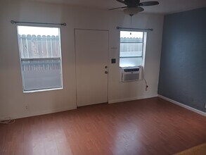 10946 Otsego St, Unit 2 in Los Angeles, CA - Foto de edificio - Building Photo