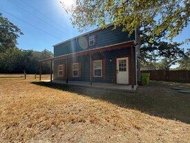 106 Harper Dr in Bastrop, TX - Building Photo