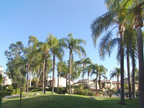 21500 Califa St, Unit 96 in Woodland Hills, CA - Foto de edificio - Building Photo