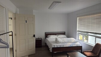 327 5th Ave S in Kent, WA - Building Photo