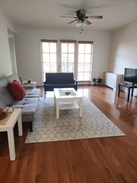 3332 Spring Ln in Falls Church, VA - Building Photo
