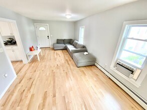 89 Pitkin St in Burlington, VT - Building Photo - Building Photo