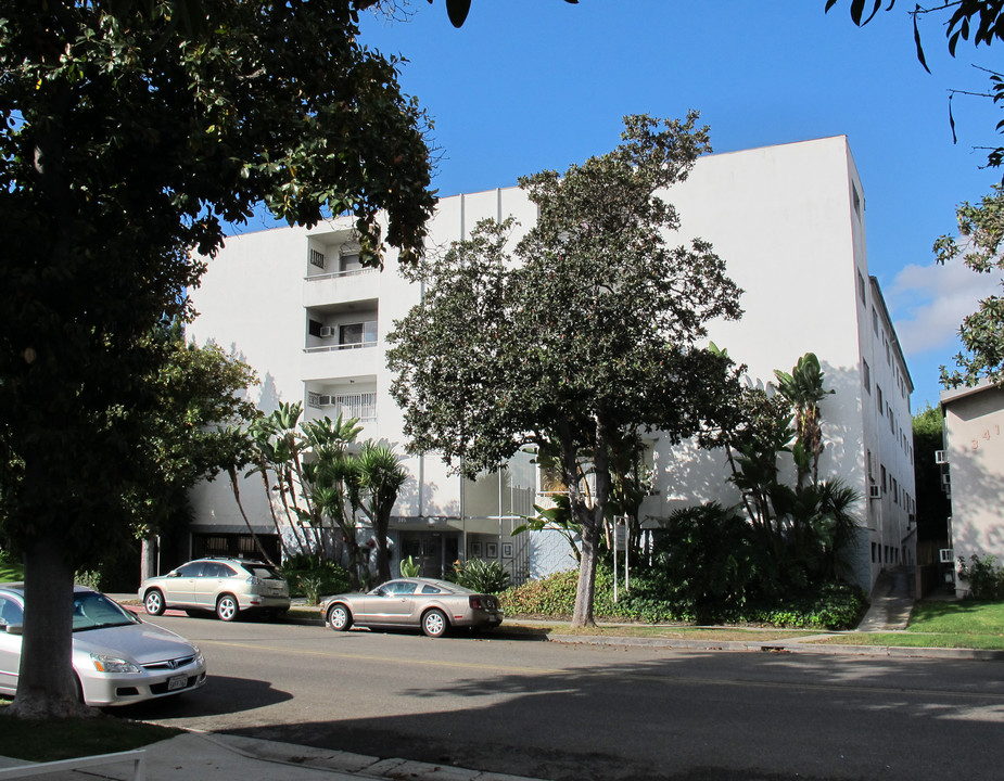 345 Doheny Dr in Beverly Hills, CA - Building Photo