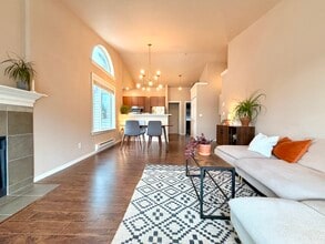 16101 Bothell Everett Hwy, Unit F302 in Mill Creek, WA - Foto de edificio - Building Photo