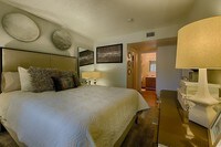 Building Photo - Crossroads Apartments in Phoenix, Arizona