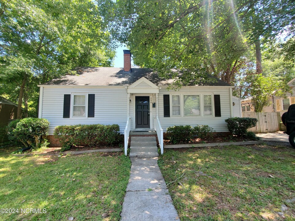 204 N Eastern St in Greenville, NC - Building Photo