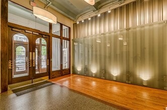 1136 Washington Ave in St. Louis, MO - Foto de edificio - Building Photo