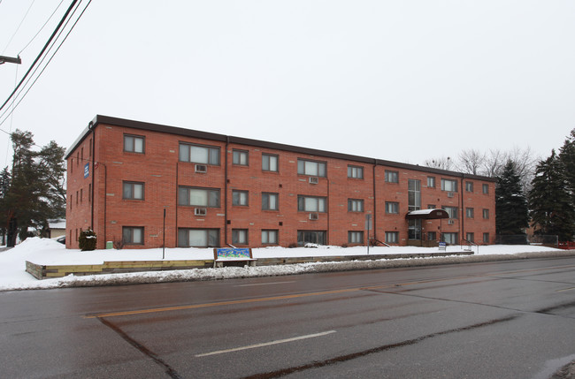 North Robbinsdale Apartments in Minneapolis, MN - Building Photo - Building Photo