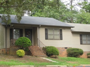 Saluda Forest in Greenville, SC - Foto de edificio - Building Photo