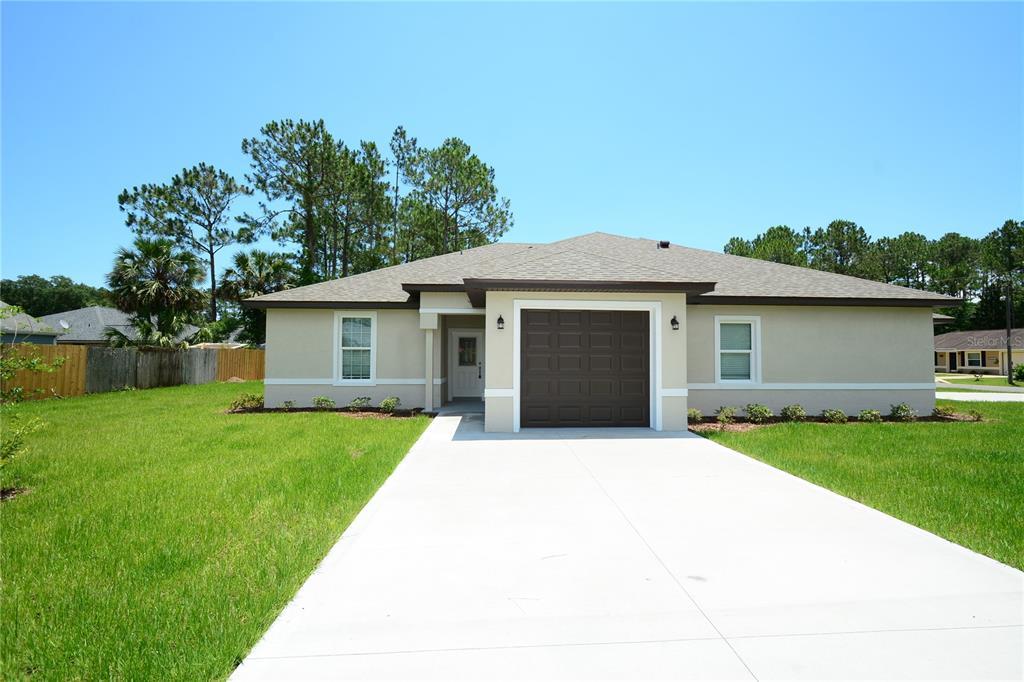 1 Pontiac Ln in Palm Coast, FL - Building Photo