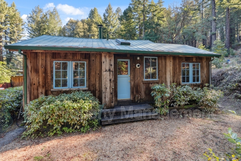 11855 Alba Rd in Ben Lomond, CA - Foto de edificio