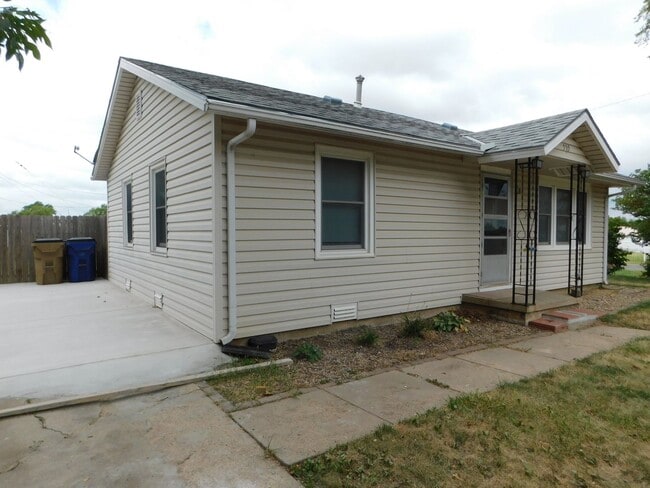property at 555 N 8th St