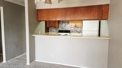 7313 Gulf Fwy, Unit 407 in Houston, TX - Foto de edificio - Building Photo