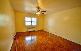 1454 E 233rd St in Bronx, NY - Building Photo