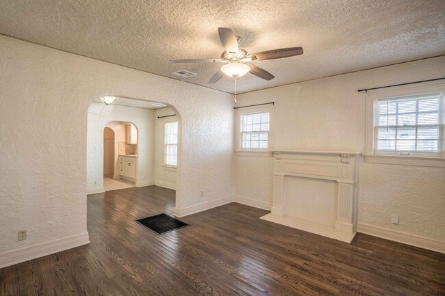 1220 S Zunis Ave in Tulsa, OK - Building Photo - Building Photo