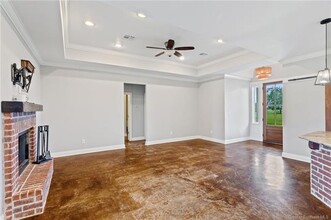 16095 Windmill Ln in Iowa, LA - Building Photo - Building Photo