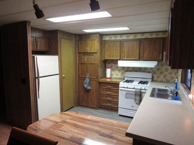 113 Forrest St in Greentown, PA - Building Photo - Building Photo