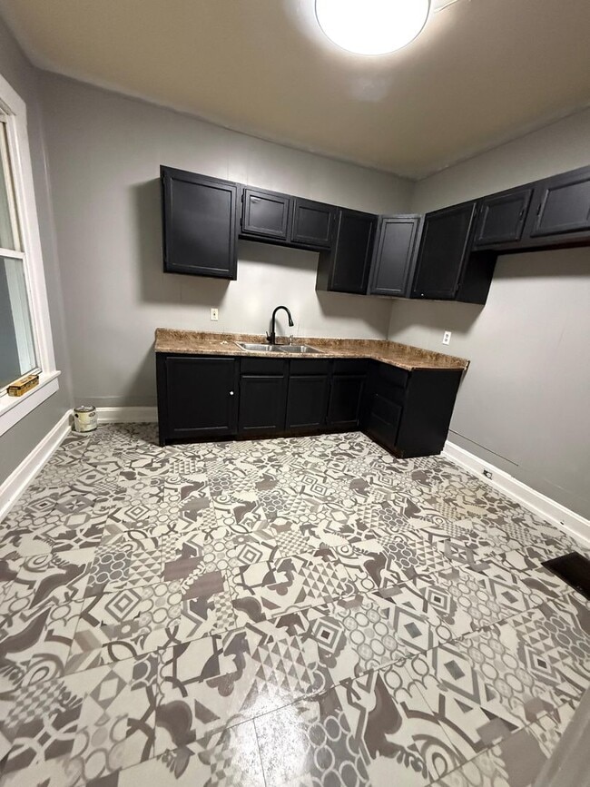 103 Dewey Ave in Newark, OH - Building Photo - Building Photo