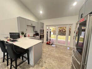 3655 NW 14th St in Miami, FL - Building Photo - Building Photo