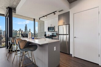 160 N Elizabeth St in Chicago, IL - Building Photo - Building Photo