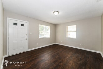 6037 Green Hill Ln in Jacksonville, FL - Foto de edificio - Building Photo