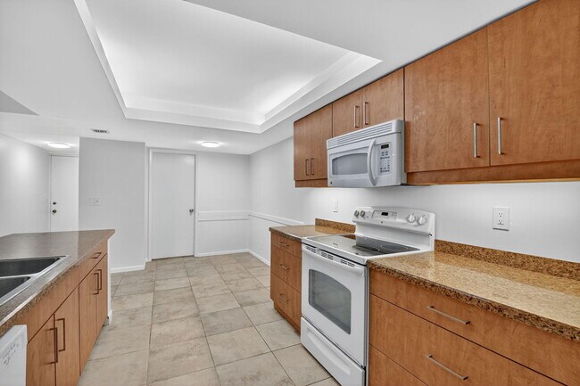 2255 Lindell Blvd in Delray Beach, FL - Building Photo - Building Photo