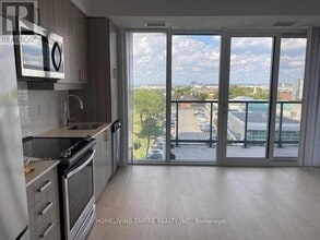 7895 Jane St in Vaughan, ON - Building Photo - Building Photo