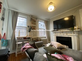 5 Champney Pl, Unit 1 champney 2 in Boston, MA - Building Photo