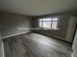 103 Grant in Bondurant, IA - Foto de edificio - Building Photo