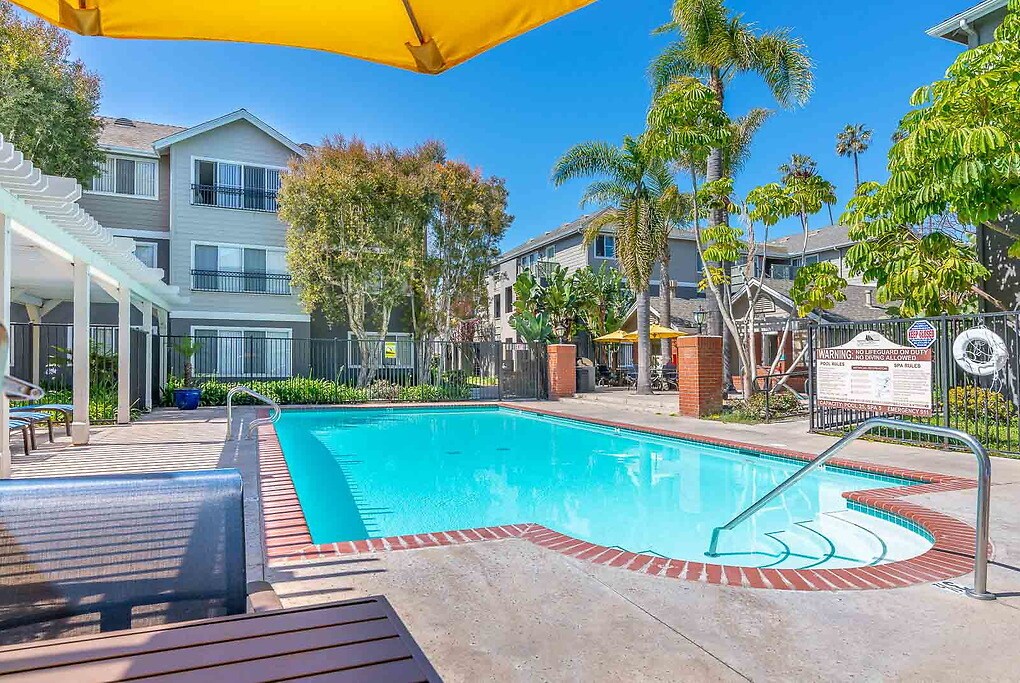 Mariners Place in Oxnard, CA - Foto de edificio