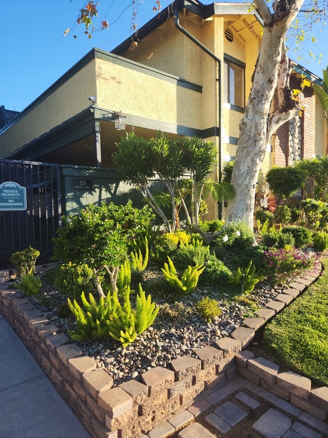 131 Montana St, Unit F