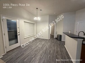 1004 Pikes Peak Dr in Amarillo, TX - Building Photo - Building Photo
