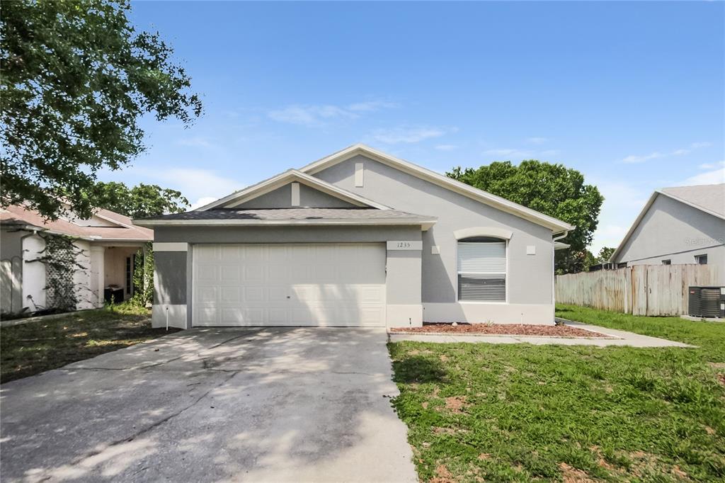 1235 Whitewood Way in Clermont, FL - Building Photo