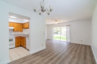 5130 Sunridge Palms Dr in Tampa, FL - Building Photo - Building Photo