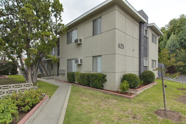 625-627 S Wabash Ave in Glendora, CA - Foto de edificio - Building Photo