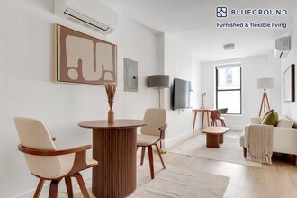 940 1st Ave in New York, NY - Building Photo - Building Photo